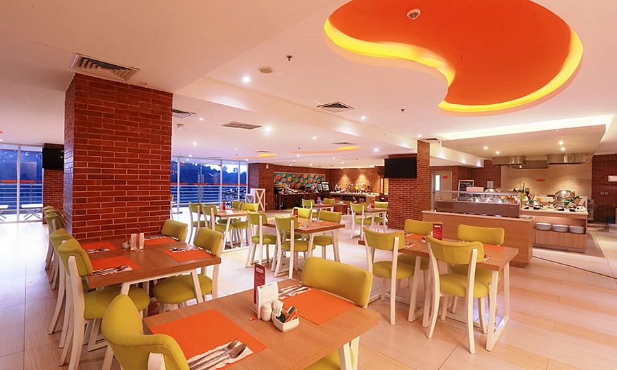 Harris Hotel Samarinda Exterior photo